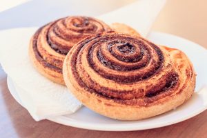 cinnamon rolls, bread, spiral-1417494.jpg